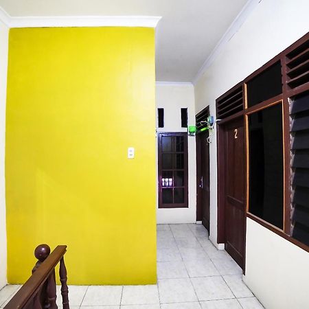 Oyo 91199 Felicia Homestay Medan Buitenkant foto