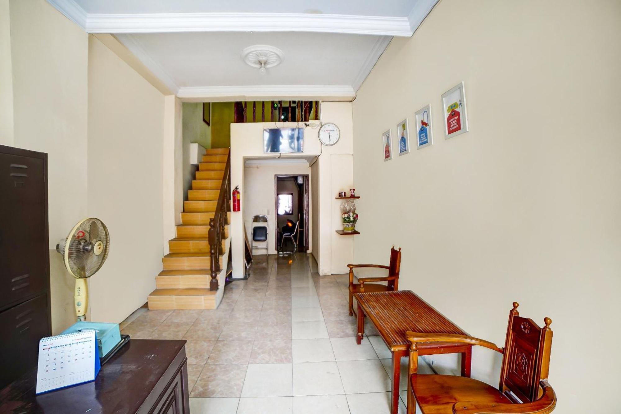 Oyo 91199 Felicia Homestay Medan Buitenkant foto