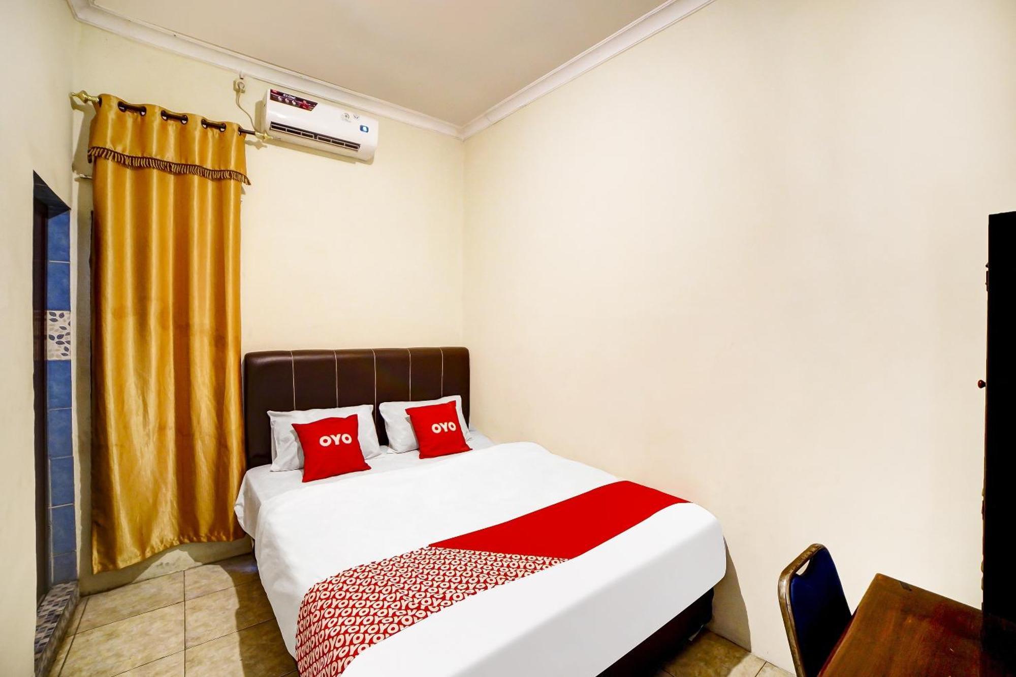 Oyo 91199 Felicia Homestay Medan Buitenkant foto