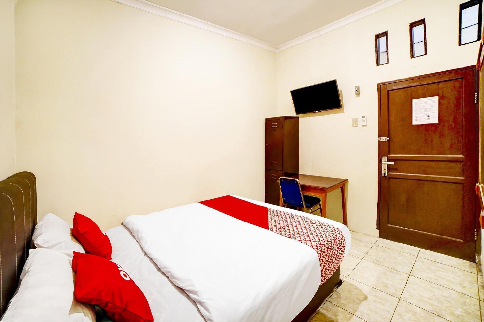 Oyo 91199 Felicia Homestay Medan Buitenkant foto