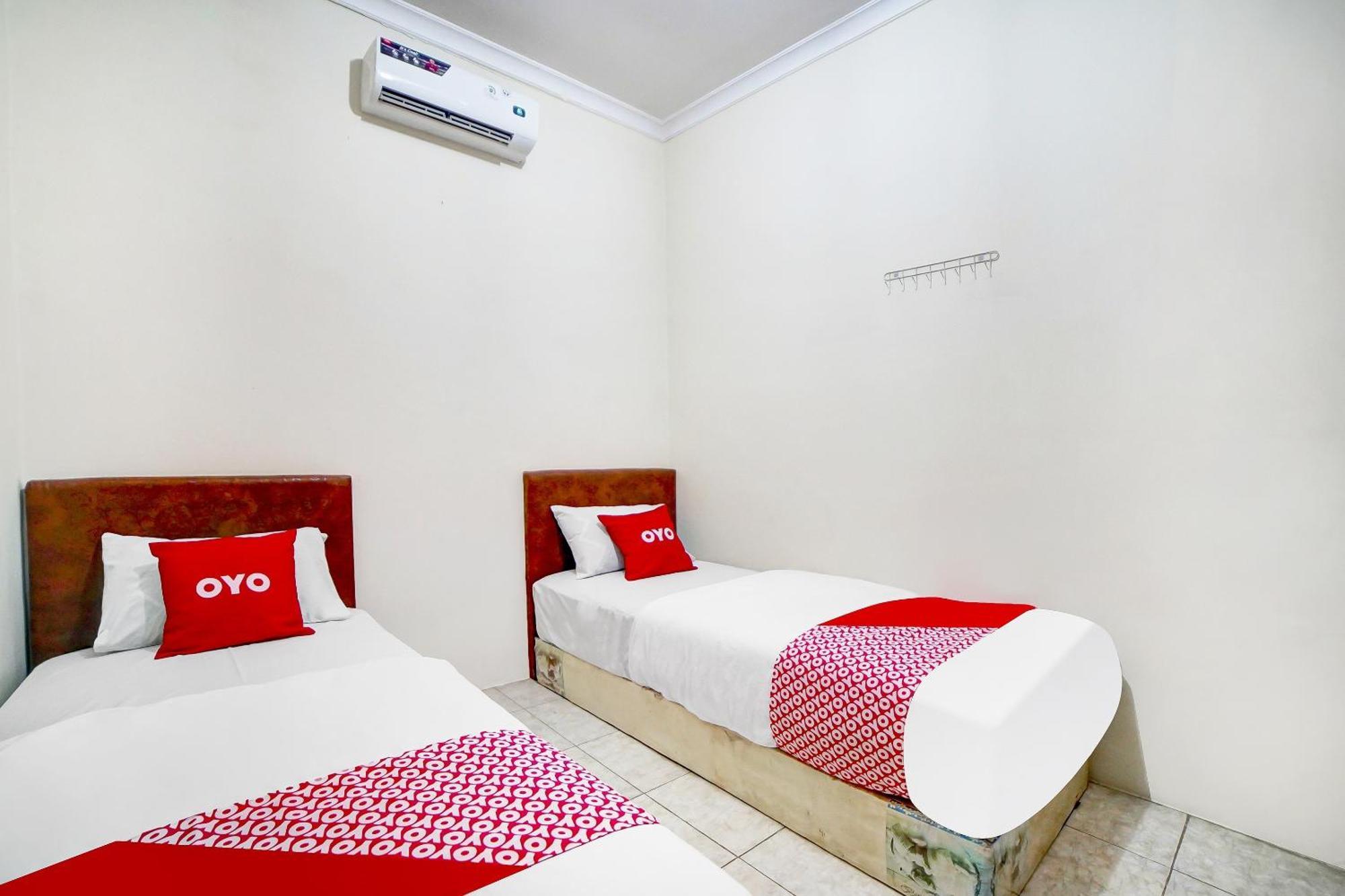 Oyo 91199 Felicia Homestay Medan Buitenkant foto