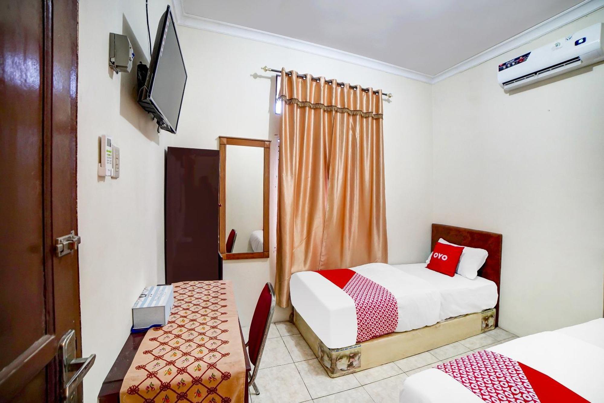 Oyo 91199 Felicia Homestay Medan Buitenkant foto