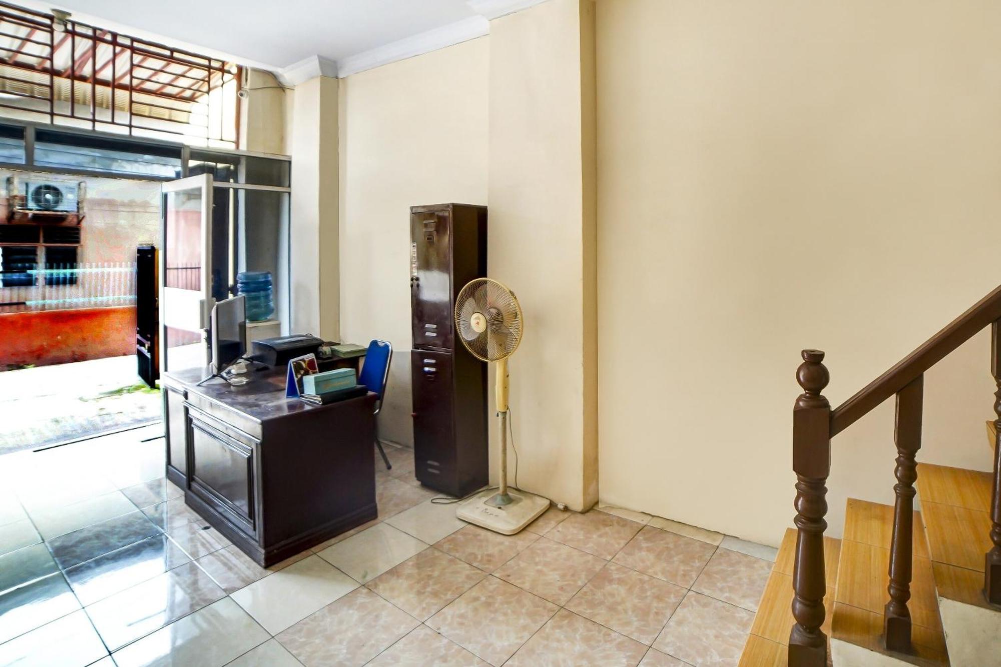 Oyo 91199 Felicia Homestay Medan Buitenkant foto